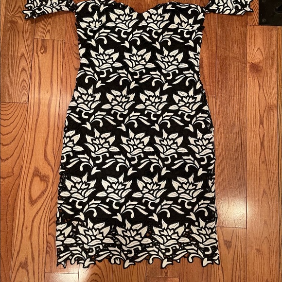 Lace Floral Dress - Picture 2 of 2